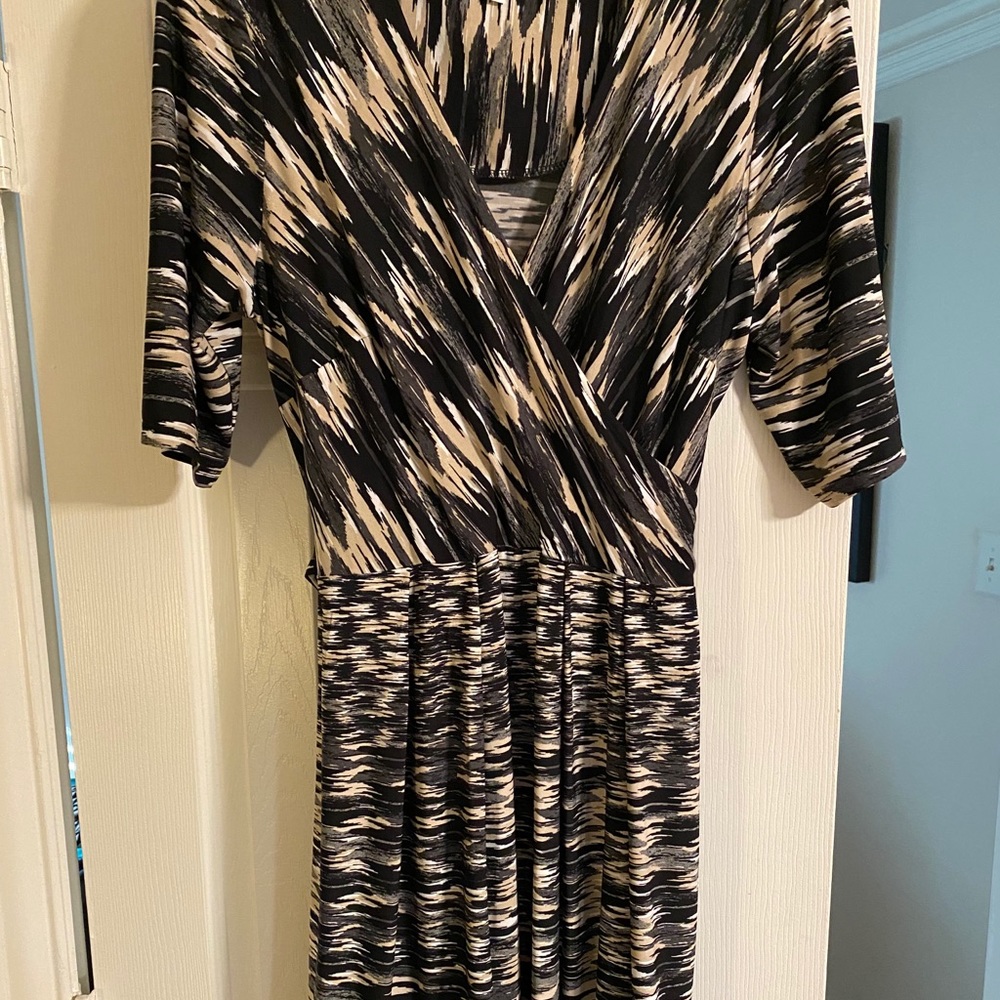 Black and beige dress with teal strip